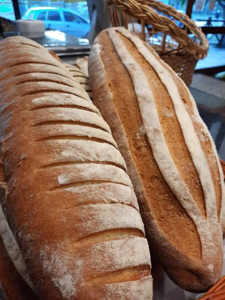 Pan francés y flautas del día